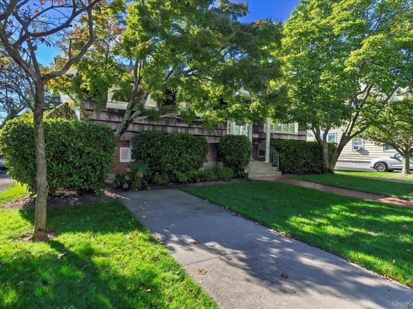 33 Starks Place, Lynbrook NY 11563