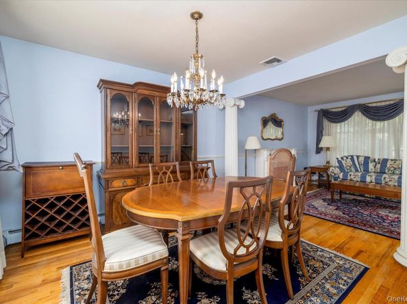 33 Starks Place, Lynbrook NY 11563