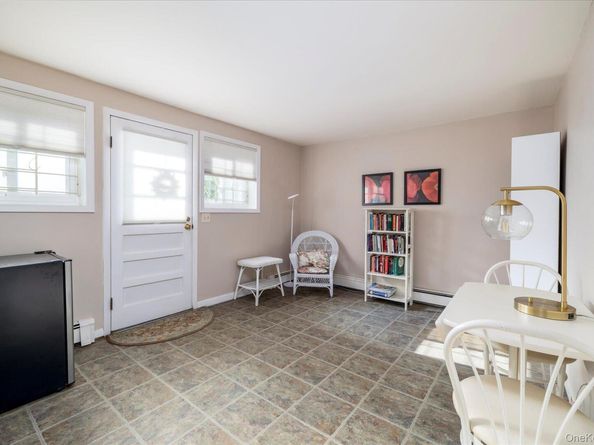 33 Starks Place, Lynbrook NY 11563