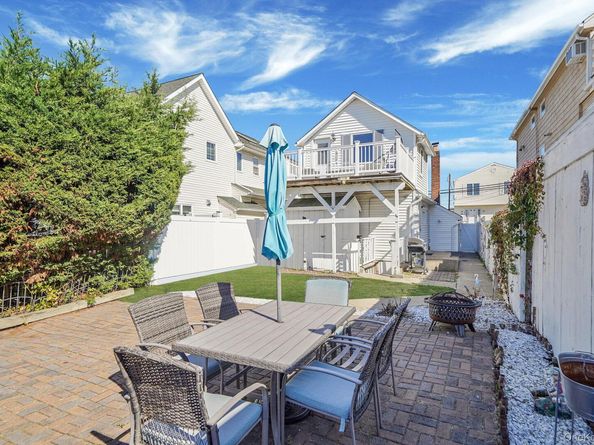 252 Arthur Street, Freeport NY 11520