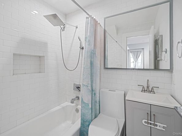 252 Arthur Street, Freeport NY 11520