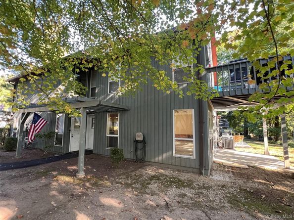31 Bleakley Drive, Peekskill NY 10566