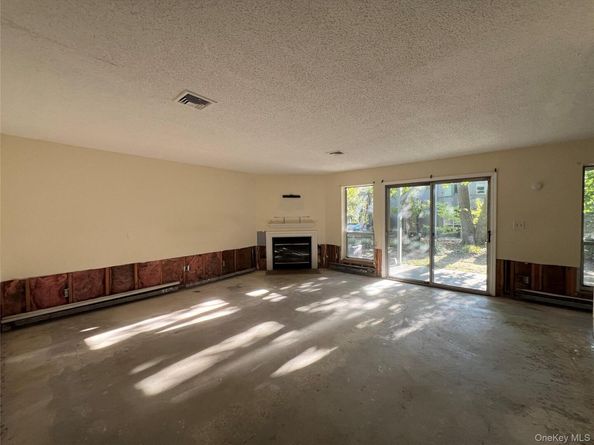 31 Bleakley Drive, Peekskill NY 10566