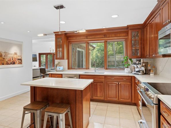 3 Breezy Point Road, Wading River NY 11792