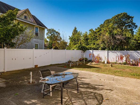 635 S Wellwood Avenue, Lindenhurst NY 11757