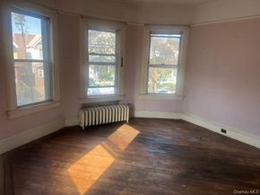 8535 115th Street, Richmond Hill North NY 11418
