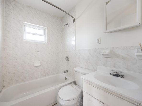 41 West Avenue, Lawrence NY 11559