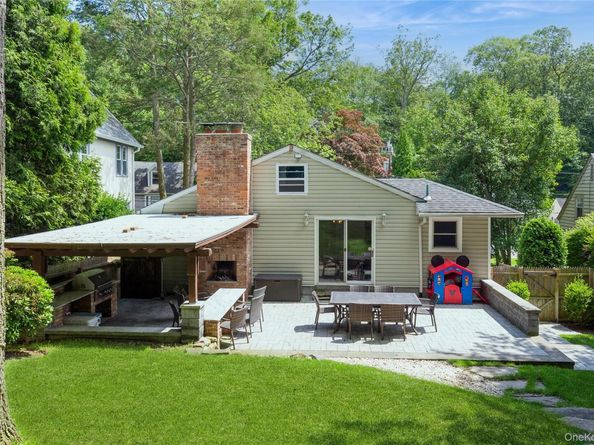 77 Abbott Drive, Halesite NY 11743