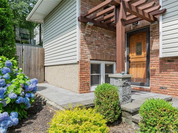 77 Abbott Drive, Halesite NY 11743