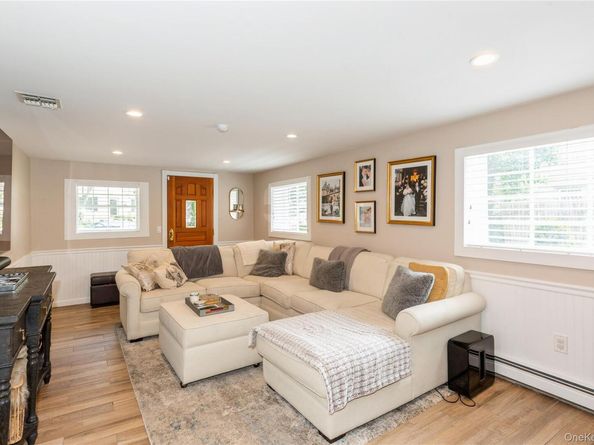 77 Abbott Drive, Halesite NY 11743