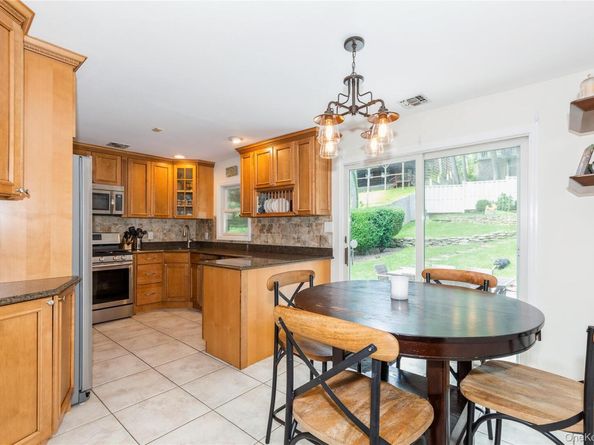77 Abbott Drive, Halesite NY 11743