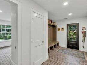 4 Treeview Drive, Melville NY 11747
