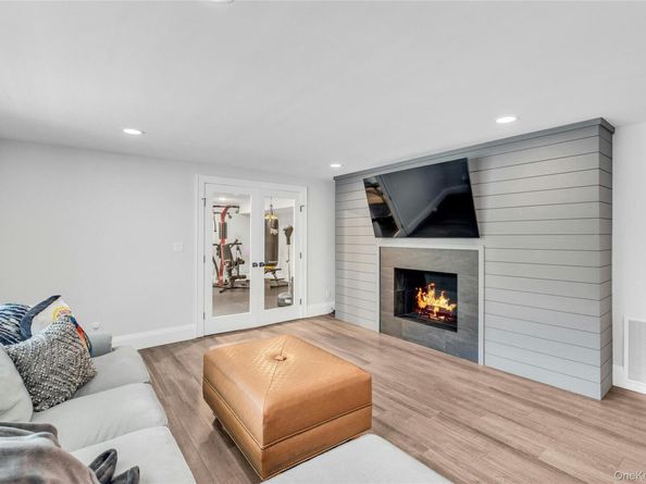 4 Treeview Drive, Melville NY 11747