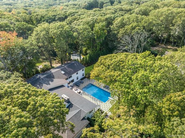 4 Treeview Drive, Melville NY 11747