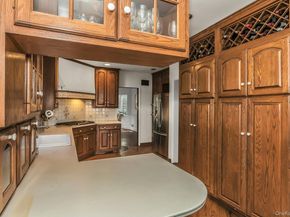 10 Soundview Crest, Manhasset NY 11030