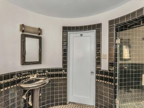 10 Soundview Crest, Manhasset NY 11030