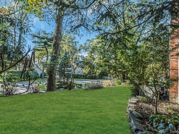 10 Soundview Crest, Manhasset NY 11030