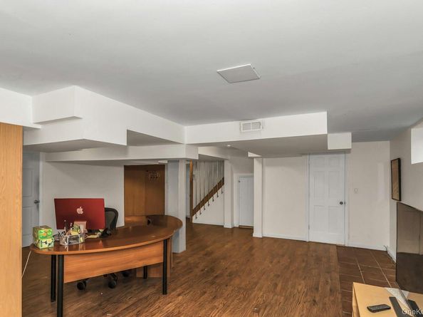 10 Soundview Crest, Manhasset NY 11030