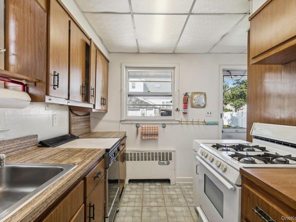 178 Princess Street, Hicksville NY 11801