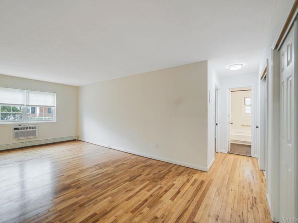336 Lakeland Avenue 5D, Sayville NY 11782