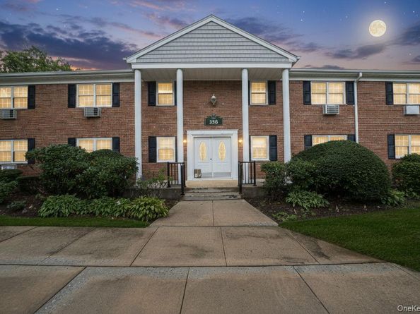 336 Lakeland Avenue 5D, Sayville NY 11782