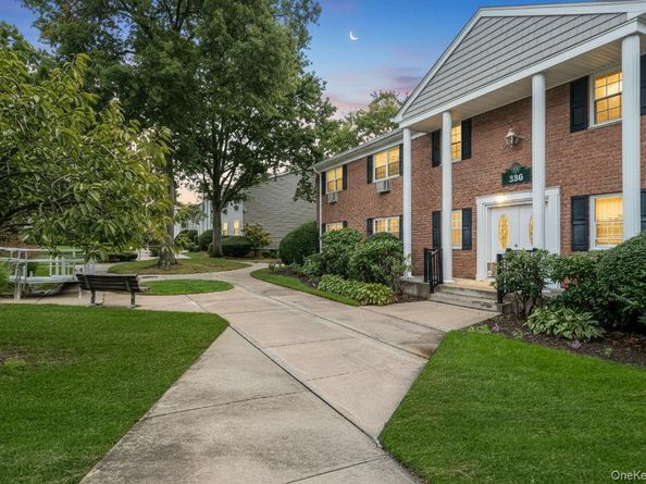 336 Lakeland Avenue 5D, Sayville NY 11782