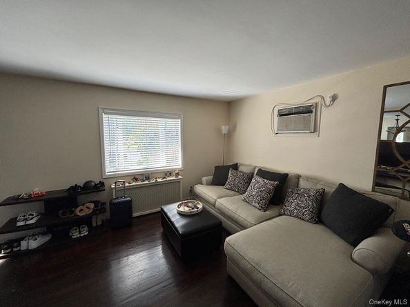 279 Semton Boulevard, Franklin Square NY 11010
