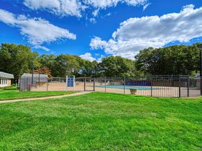 173 Ventry Court, Ridge NY 11961