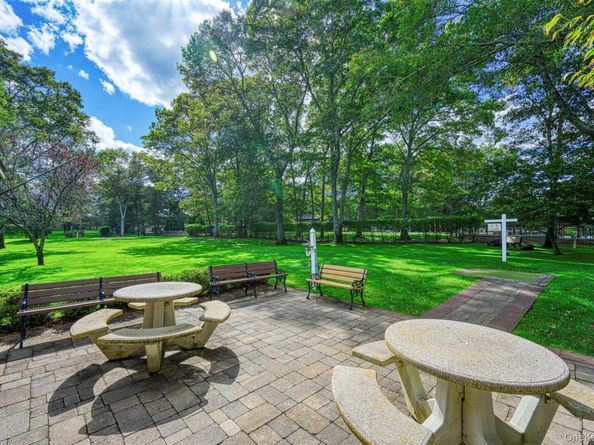 173 Ventry Court, Ridge NY 11961