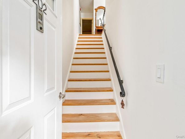 202 Pointe Circle North 202, Coram NY 11727