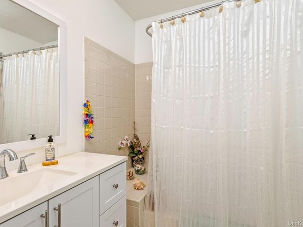202 Pointe Circle North 202, Coram NY 11727