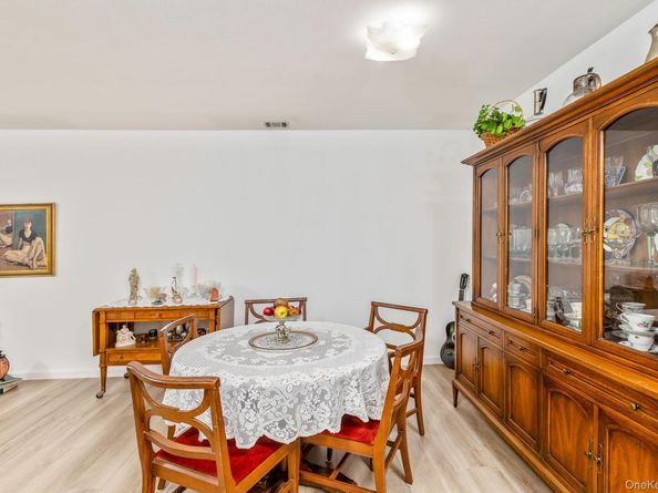 202 Pointe Circle North 202, Coram NY 11727
