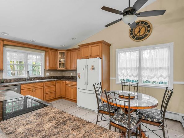 72 Mount Pleasant Road, Smithtown NY 11787