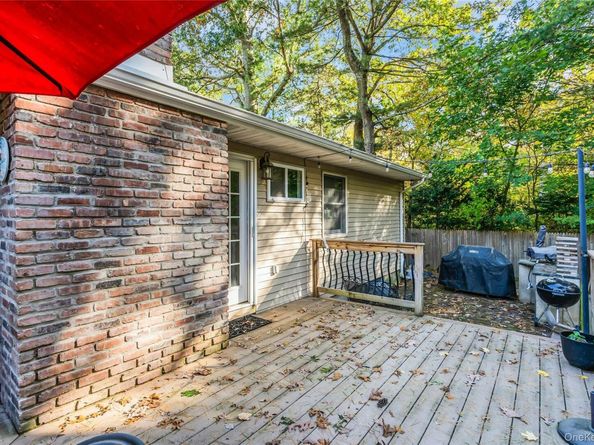 72 Mount Pleasant Road, Smithtown NY 11787