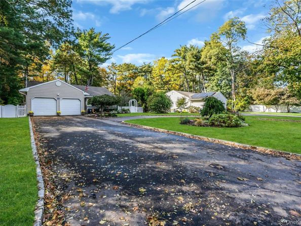72 Mount Pleasant Road, Smithtown NY 11787