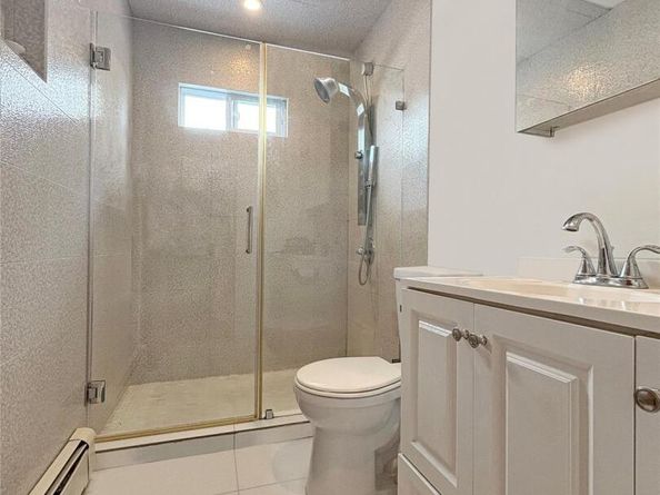 573 S 5th Street, Lindenhurst NY 11757