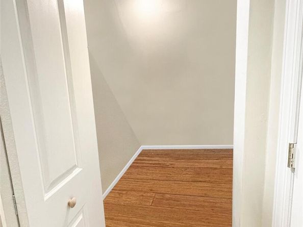 573 S 5th Street, Lindenhurst NY 11757