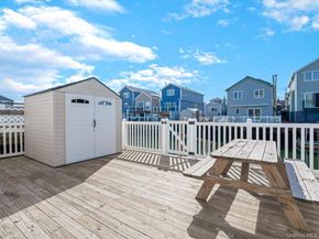 22 W 10th Road, Broad Channel NY 11693