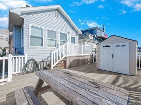 22 W 10th Road, Broad Channel NY 11693