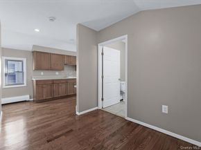 22 W 10th Road, Broad Channel NY 11693
