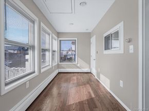 22 W 10th Road, Broad Channel NY 11693
