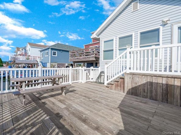 22 W 10th Road, Broad Channel NY 11693