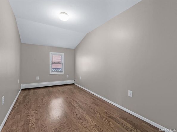 22 W 10th Road, Broad Channel NY 11693