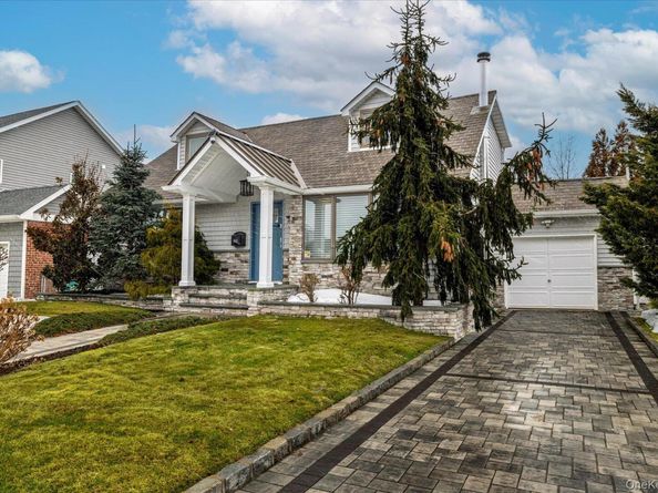 1053 Lydia Drive, Franklin Square NY 11010