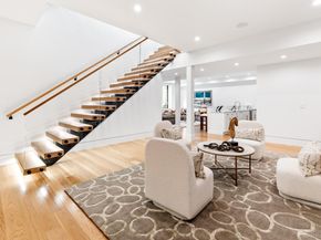 8 Ashwood Court, Southampton NY 11968