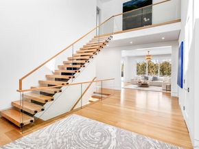 8 Ashwood Court, Southampton NY 11968