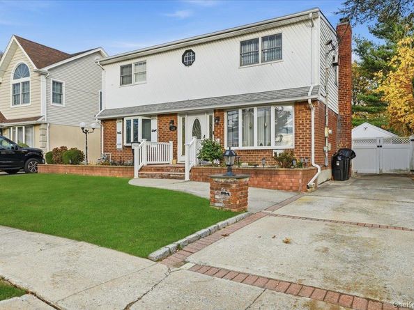 120 Bruce Terrace, Mineola NY 11501