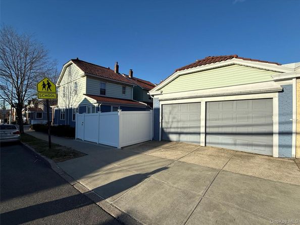 8802 79th Avenue, Glendale NY 11385