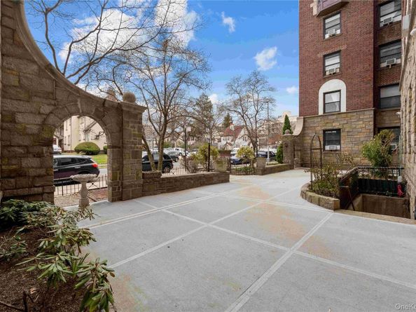 77-16 Austin Street 4L, Forest Hills NY 11375