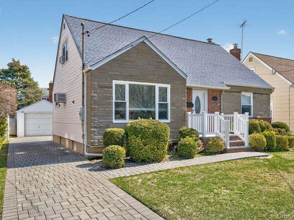 344 White Road, Mineola NY 11501